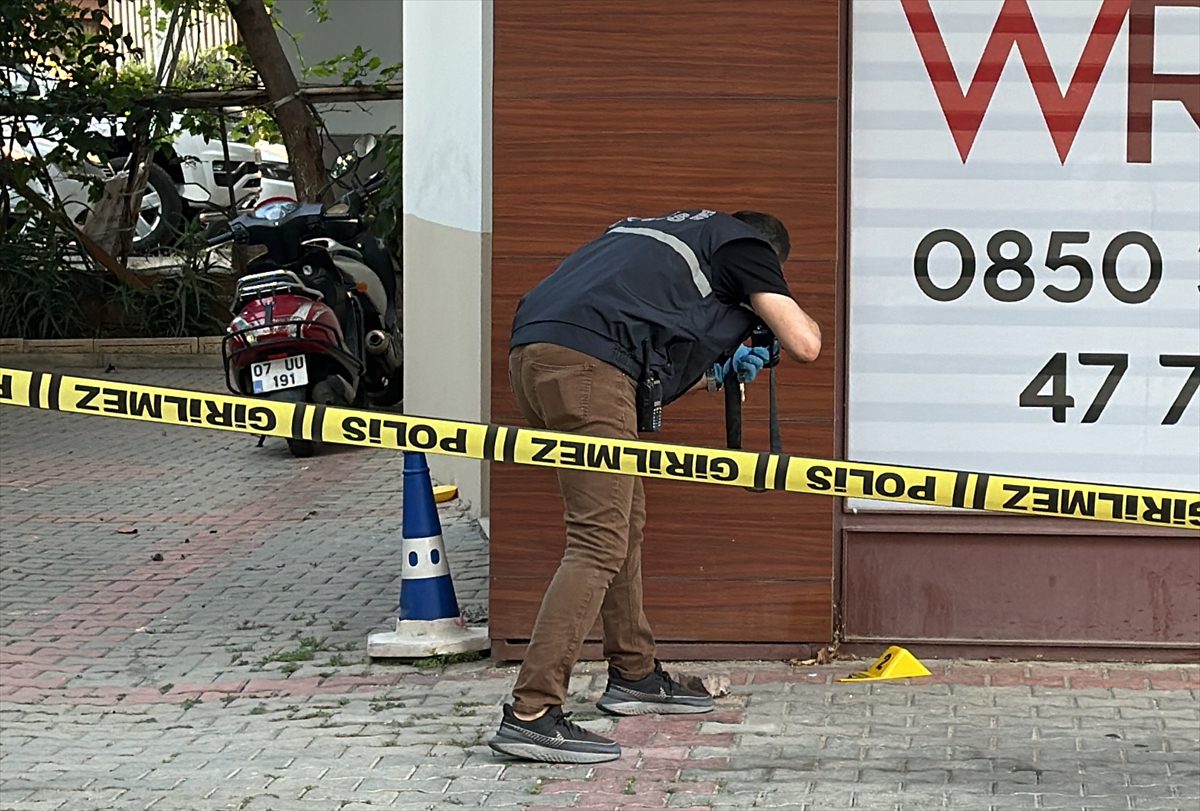 Antalya’da silahlı saldırıda 2 kişi yaralandı