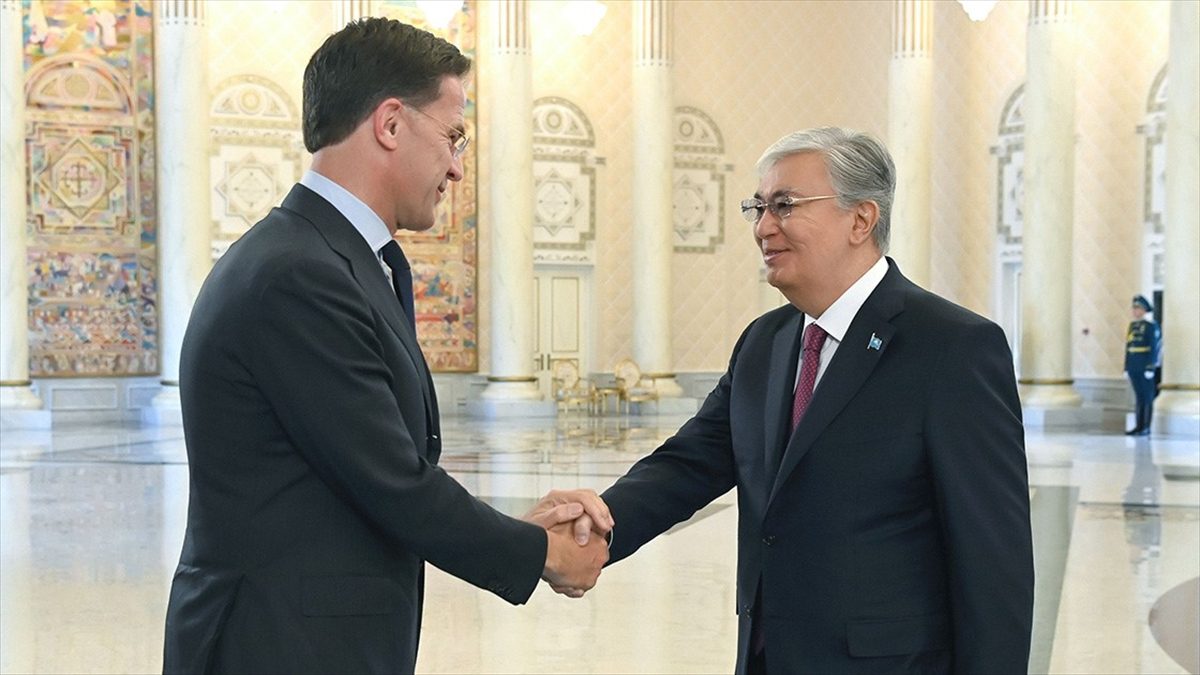 Kazakistan Cumhurbaşkanı Tokayev, Hollanda Başbakanı Rutte’yi kabul etti