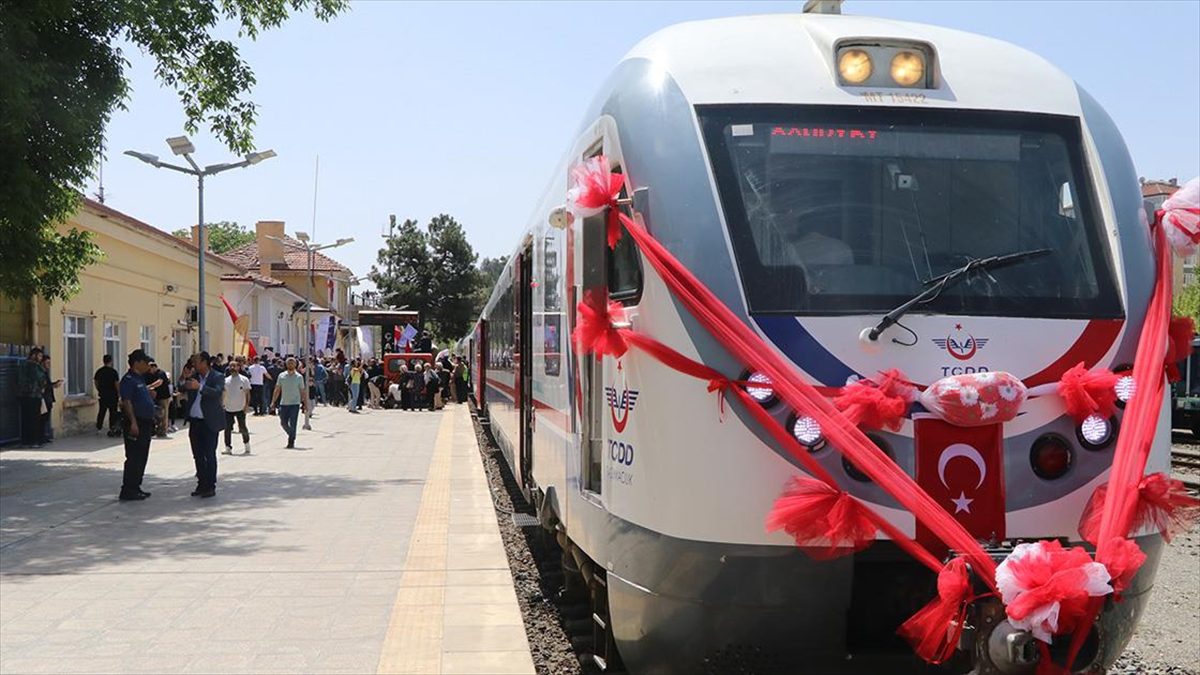 “Turistik Tuz Ekspresi”nin ilk seferi Çankırı'ya ulaştı