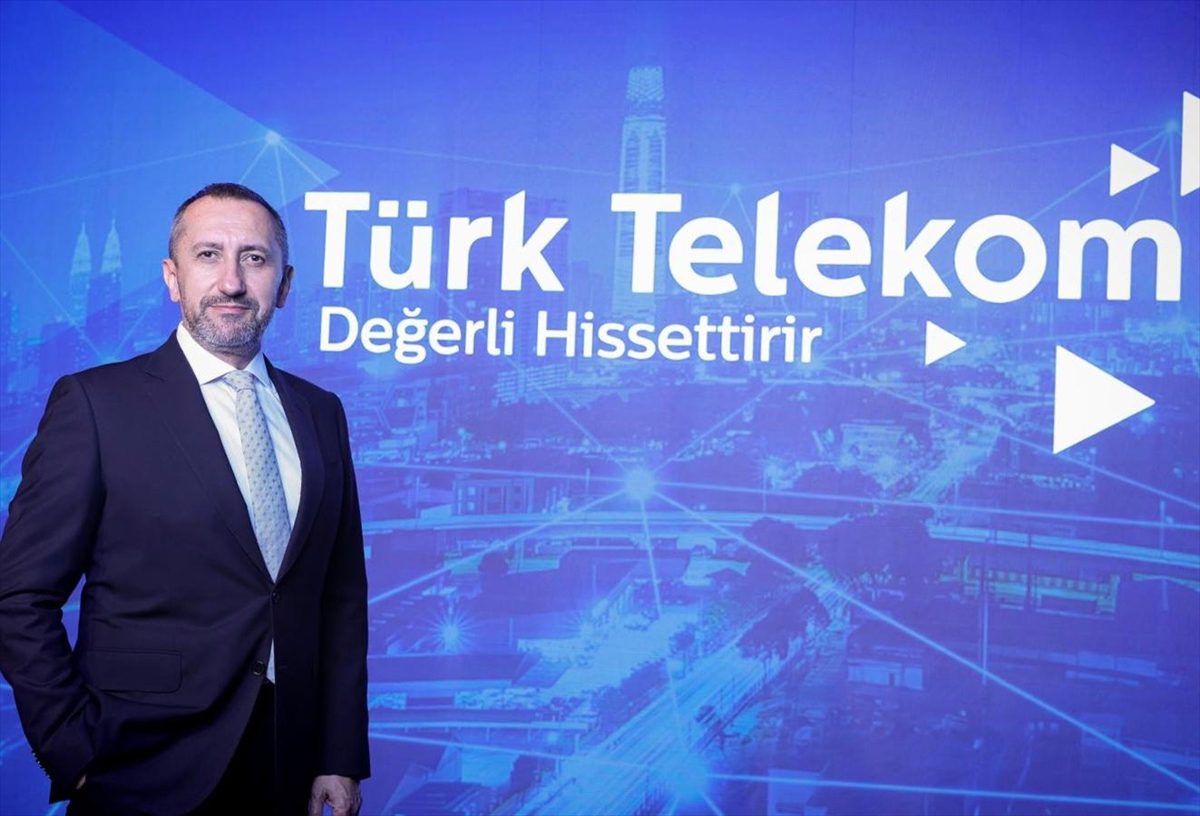 Türk Telekom ve Kızılay’dan deprem bölgesinde sınava girecek öğrencilere destek