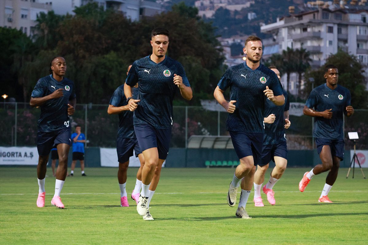 Alanyaspor, yeni sezon hazırlıklarına başladı