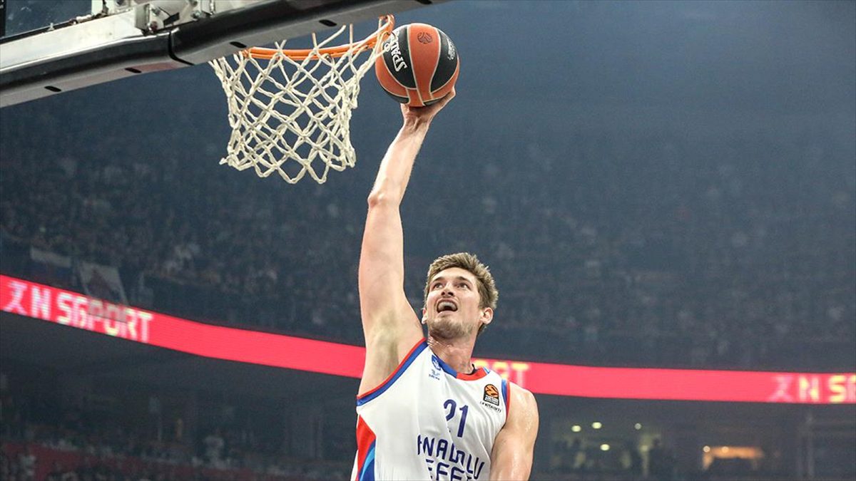 Anadolu Efes, Alman basketbolcu Tibor Pleiss’a veda etti