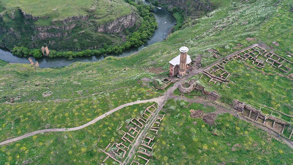 Ani Ören Yeri’nde yeni sezonun kazı çalışmalarına başlandı