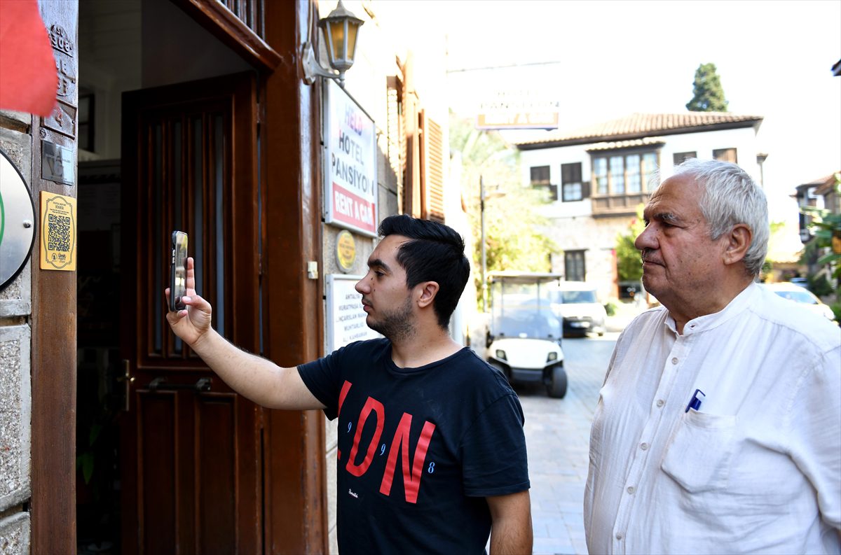 Antalya'da tarihi Kaleiçi'ndeki konakların hikayeleri belgeselleştirildi