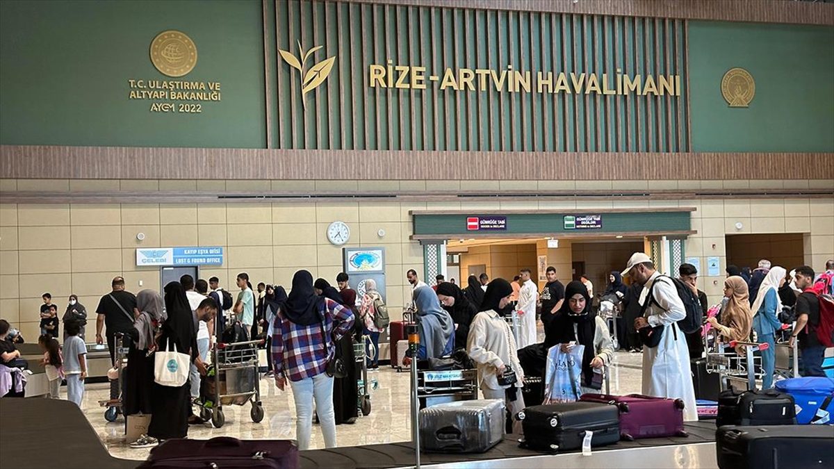 Bahreyn’den Rize-Artvin Havalimanı’na charter seferler başladı