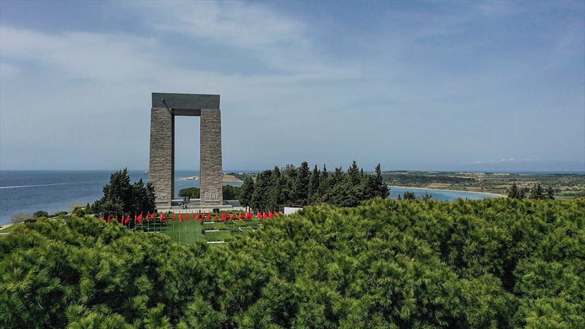 Çanakkale’de yangın nedeniyle girişlerin durdurulduğu Tarihi Alan tamamen ziyarete açıldı