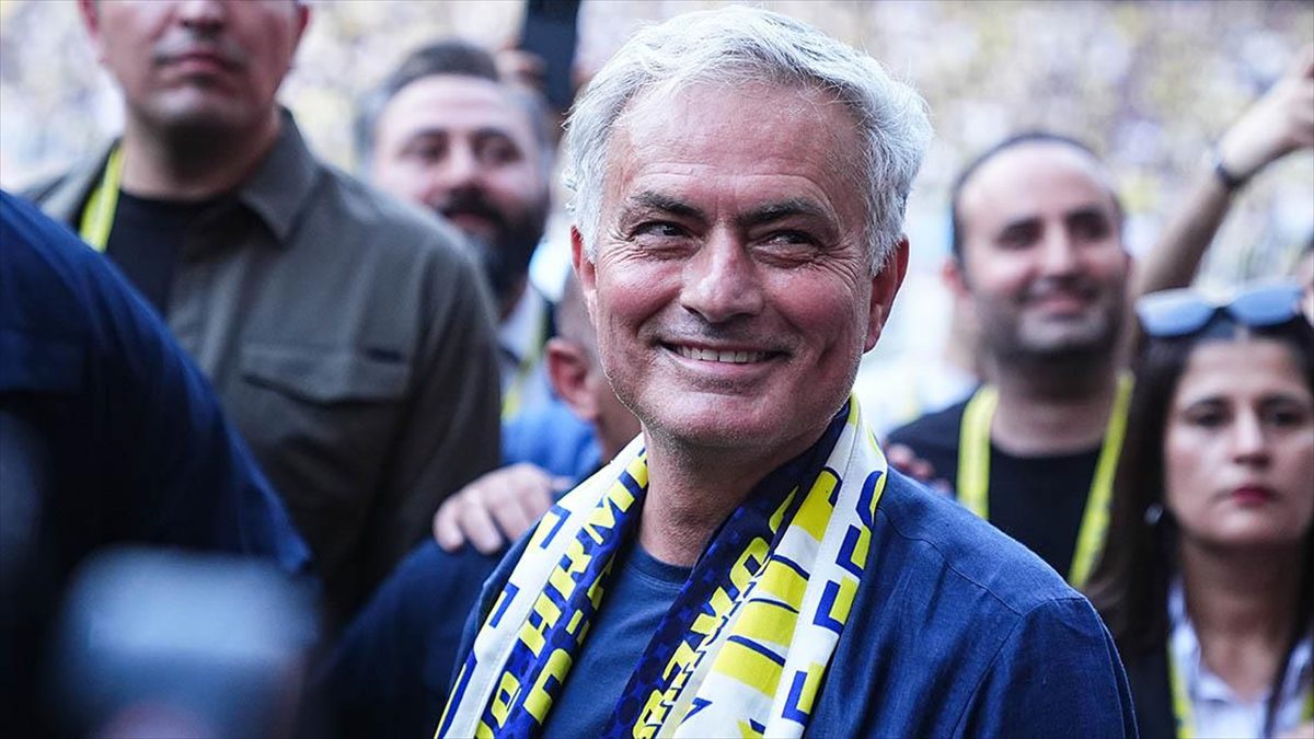 Fenerbahçe’de Mourinho göreve başladı