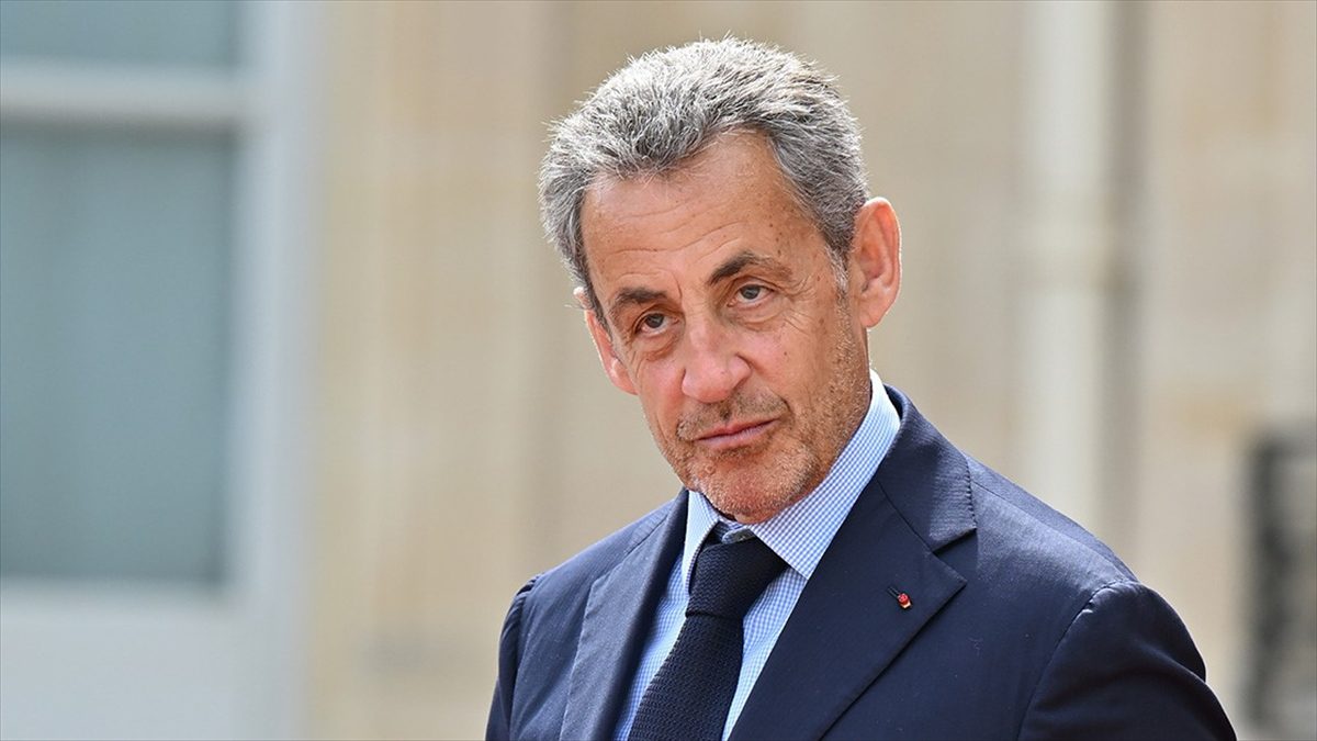 Fransa’nın eski cumhurbaşkanı Sarkozy, Macron’un erken seçim kararını eleştirdi