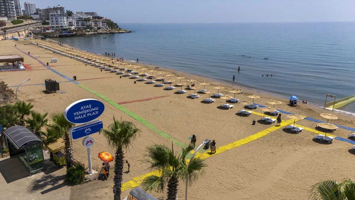 Mersin’in plajlarında turizm sezonu hazırlıkları tamamlandı