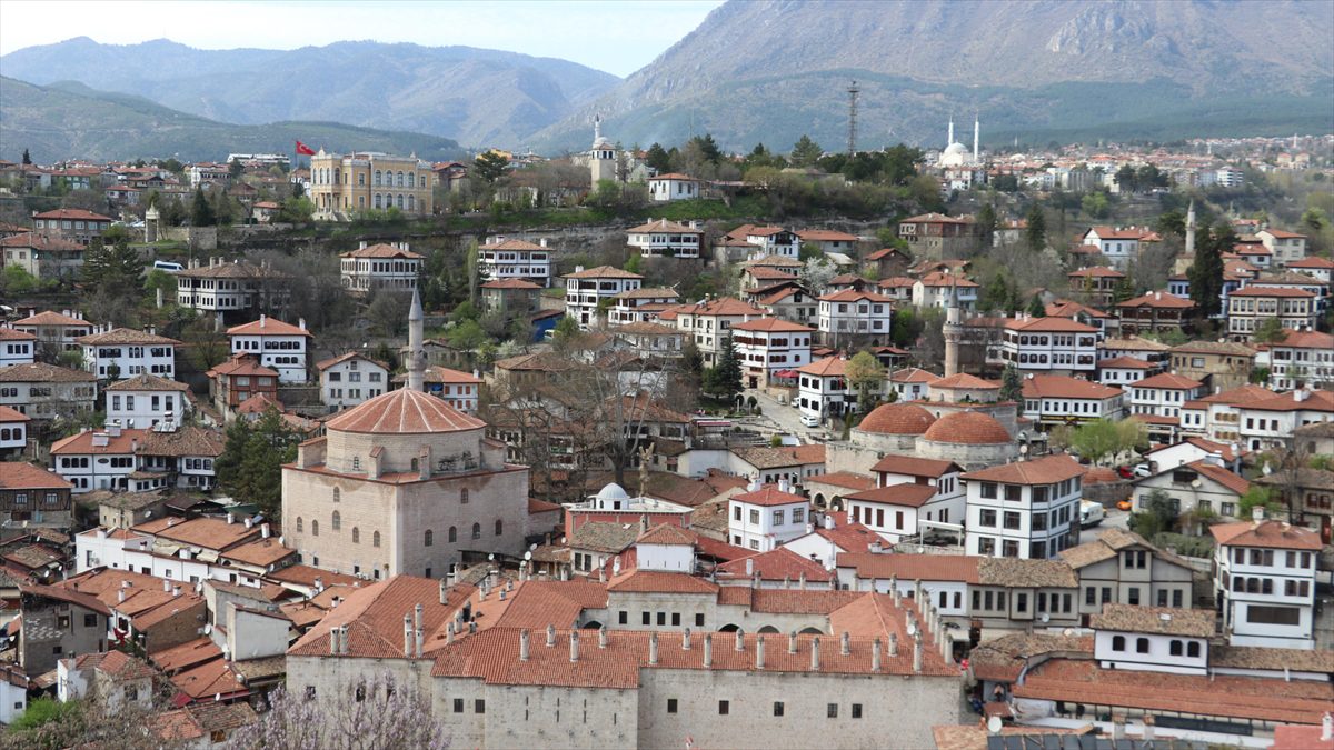 Osmanlı döneminde kurulan bazı vakıfların “özel şartları” yeniden uygulanıyor