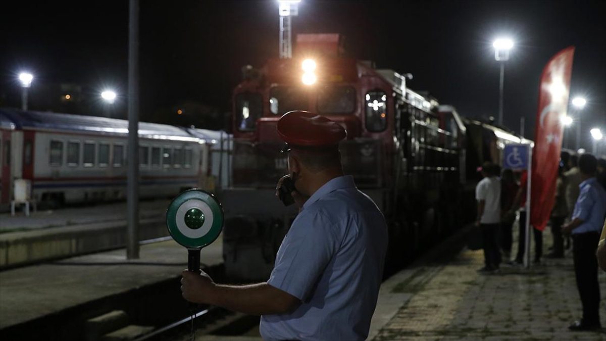 Tatvan Turistik Treni Bitlis’e ulaştı