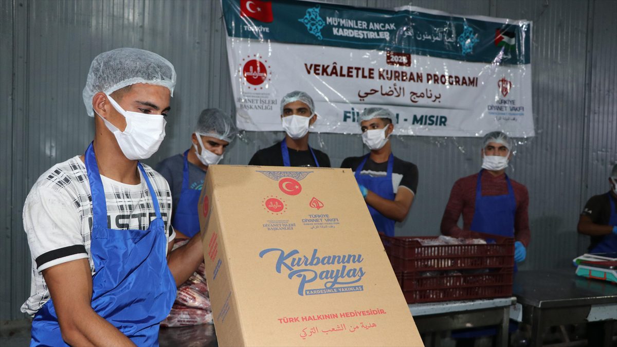 TDV’nin Filistinlilere dağıtacağı kurban etleri 10 günde paketlenecek