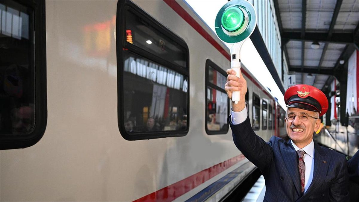 Turistik Tatvan Treni 24 Haziran’da Ankara’dan yola çıkıyor