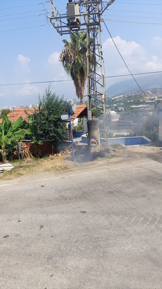 Alanya'da elektrik trafosunda yangın çıktı