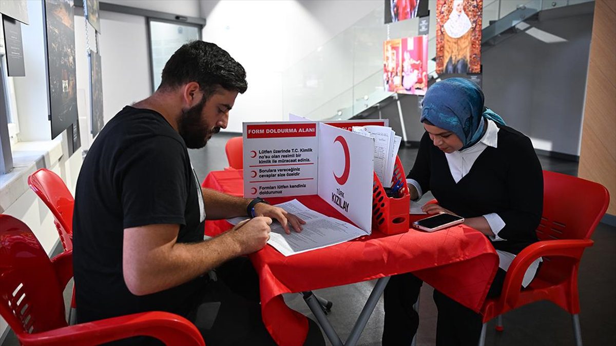 Anadolu Ajansı personeli kan bağışında bulundu