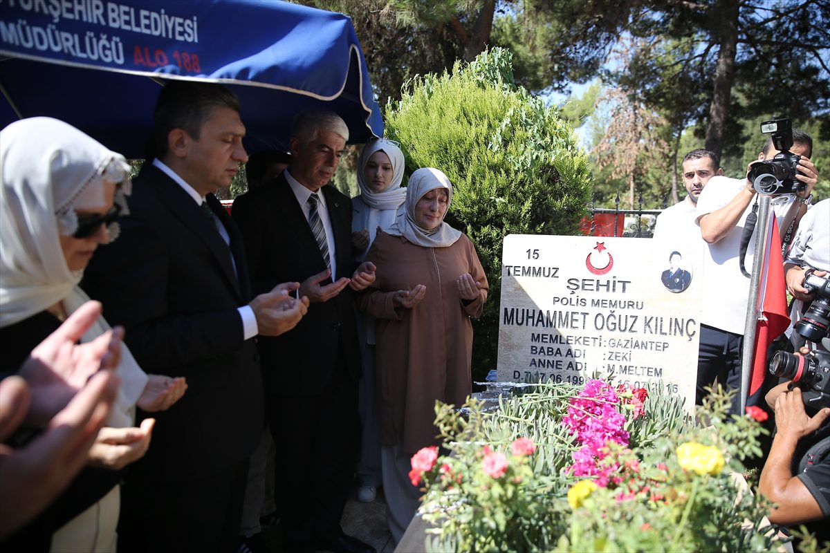 Antalya'da 15 Temmuz şehidinin kabri ziyaret edildi