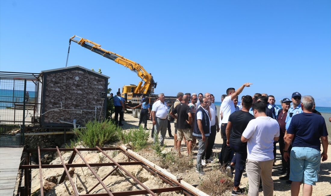 Antalya'da, Aksu Çayı'nın kenarındaki