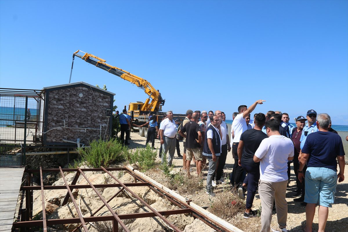 Aksu Çayı kenarındaki kaçak yapıların kaldırılmasına başlandı