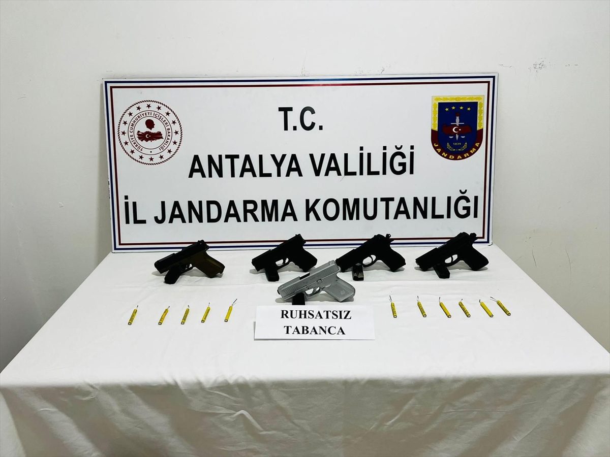 Antalya'da silah kaçakçılığı zanlısı  tutuklandı