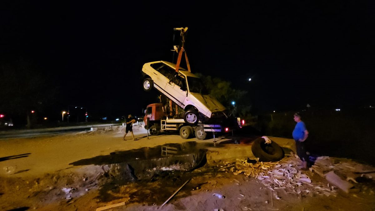 Antalya’da sulama kanalına devrilen otomobildeki 1 kişi öldü, 4 kişi yaralandı