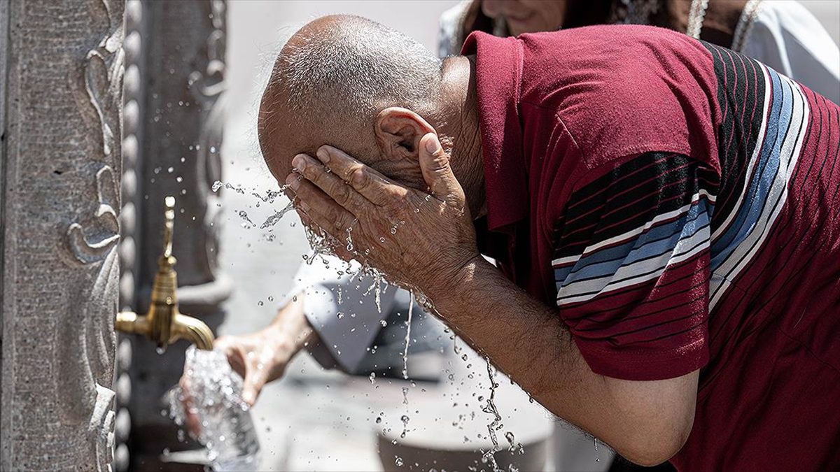 Aşırı sıcaktan korunmak ve yaz aylarında doğru beslenmek için öneriler