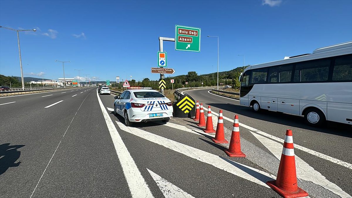 Bolu Dağı geçişinin İstanbul istikameti trafiğe kapatıldı