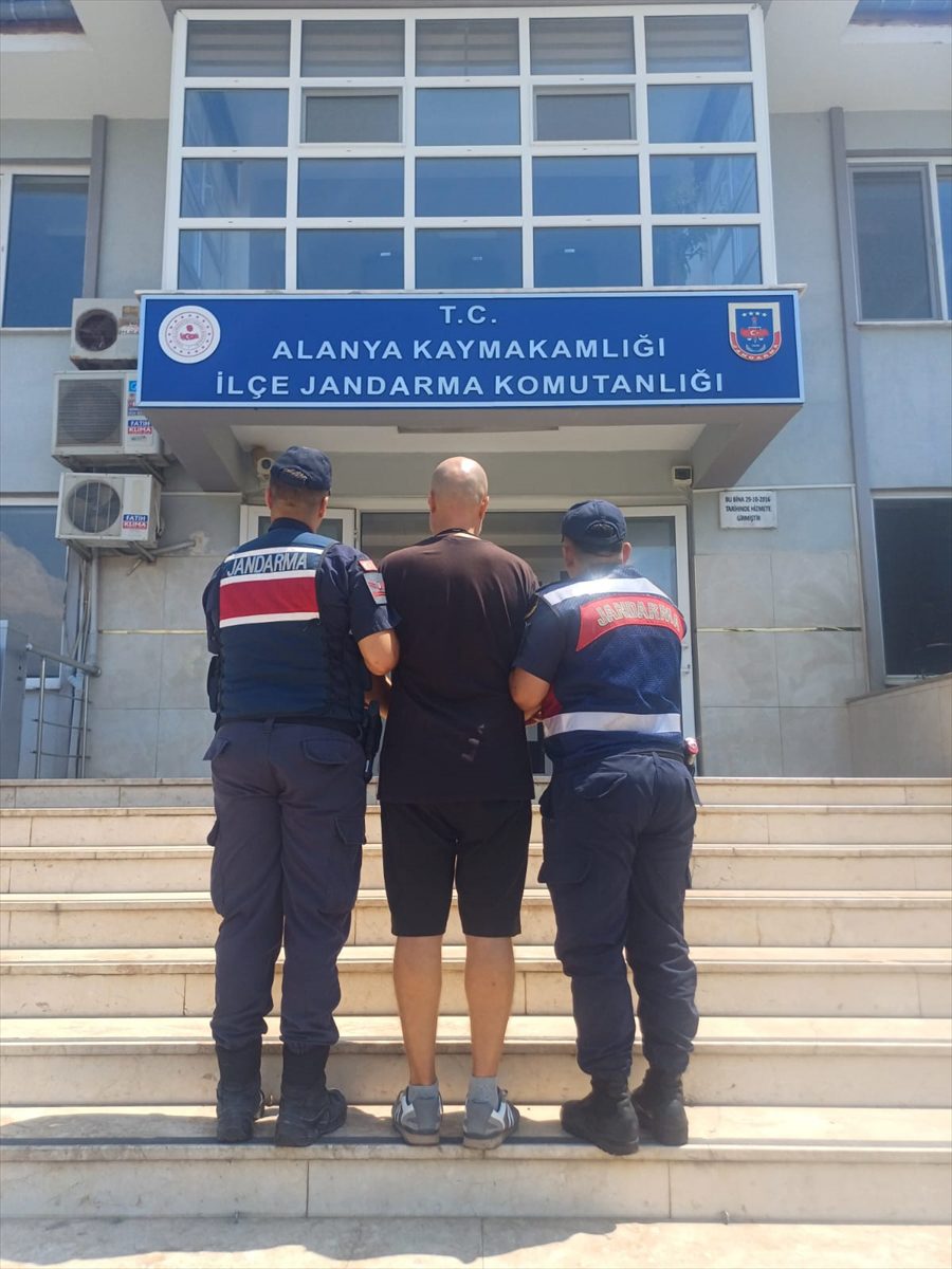 Interpol’ün kırmızı bültenle aradığı Rus uyruklu kişi Alanya’da yakalandı