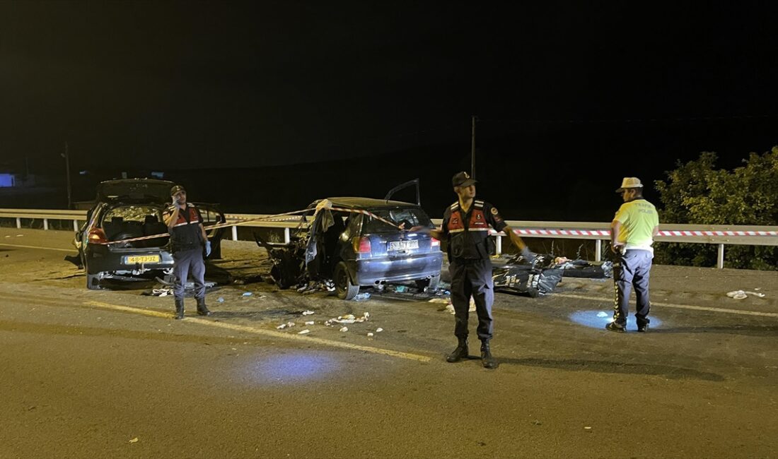 Kayseri'de iki otomobilin çarpıştığı