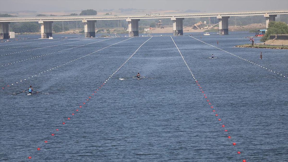 Gençler Türkiye Kürek Kupası Meriç Nehri’nde başladı