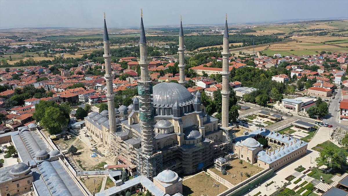 Selimiye Cami minarelerindeki restorasyon tamamlandı