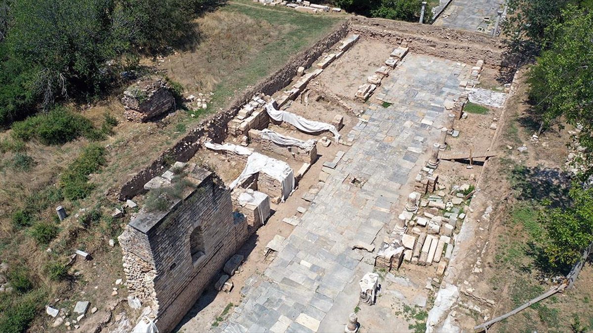 Afrodisias antik kentinde beylikler dönemine ait pazarın izleri bulundu