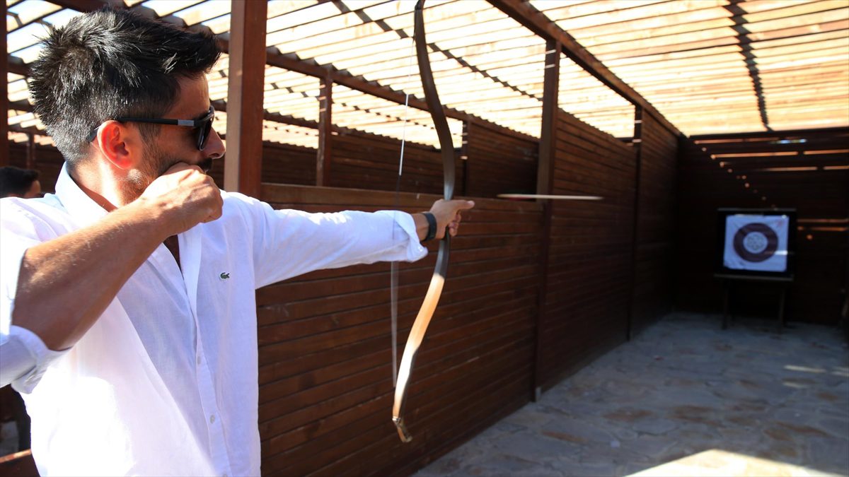 Ahlat’taki etkinlikler şanlı Malazgirt Zaferi’nin coşkusunu yaşatıyor