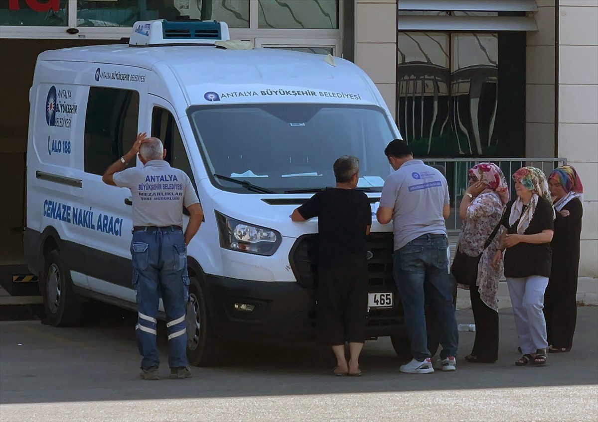 Antalya'da huzurevinde çıkan yangında 1 kişi hayatını kaybetti