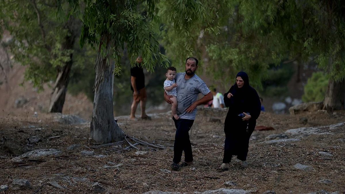 Batı Şeria'nın Cenin bölgesinde İsrail'in saldırıları sebebiyle Filistinli aileler yerinden ediliyor