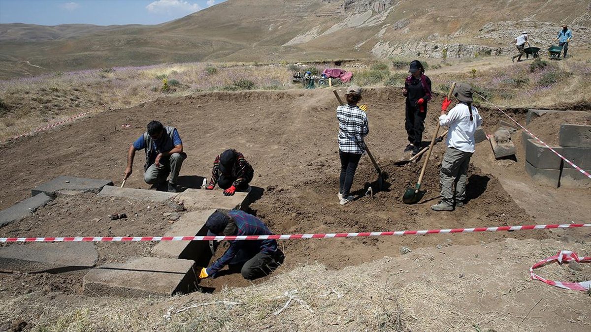 Bitlis’teki Urartu kalesinde yeni buluntular ortaya çıkarıldı