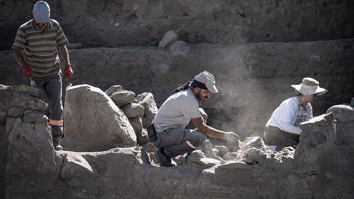 Değirmenler Höyük’te yapılan kazılarda 6 bin yıl eskiye dayanan yerleşim tespit edildi