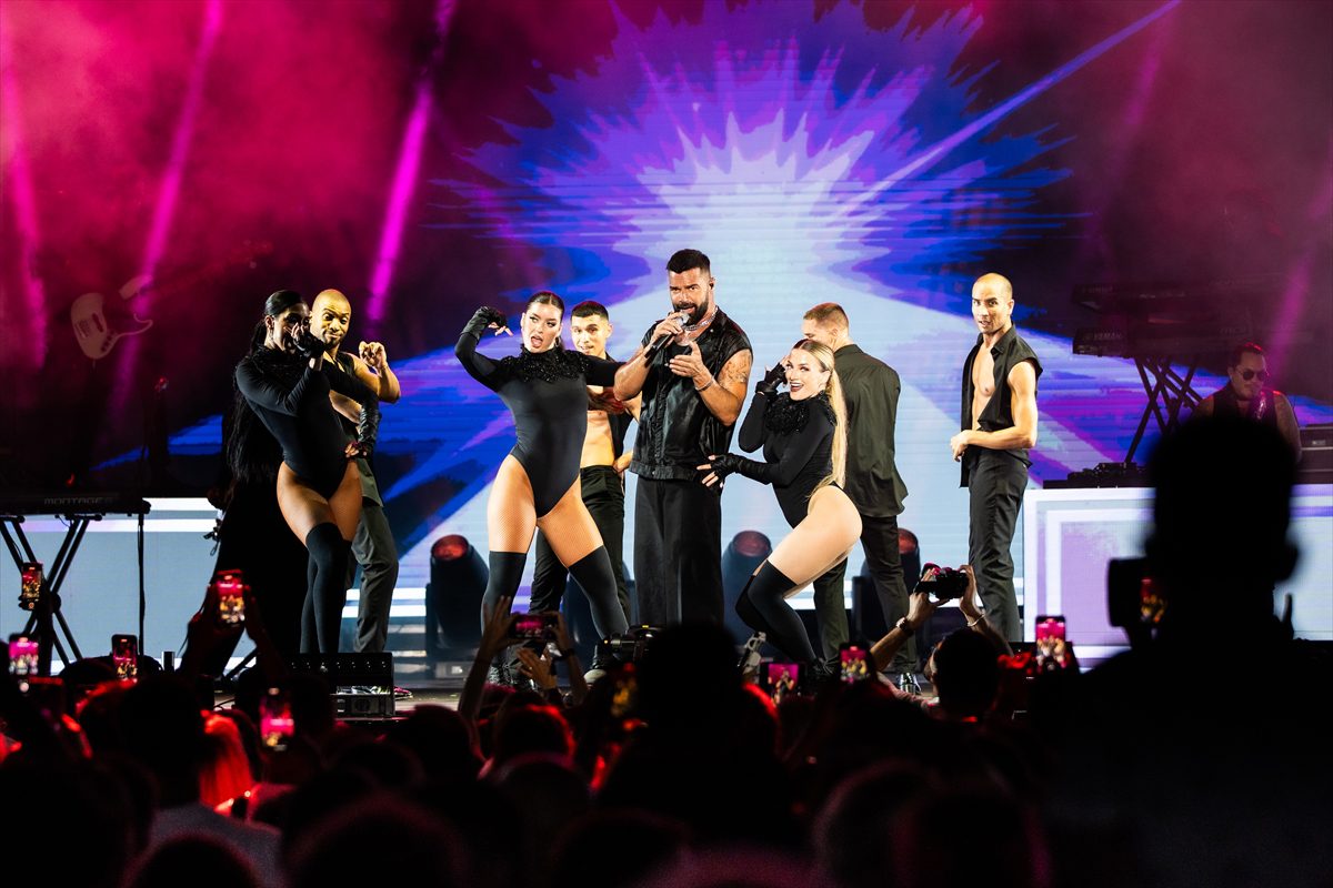 Dünyaca ünlü şarkıcı Ricky Martin Antalya'da konser verdi