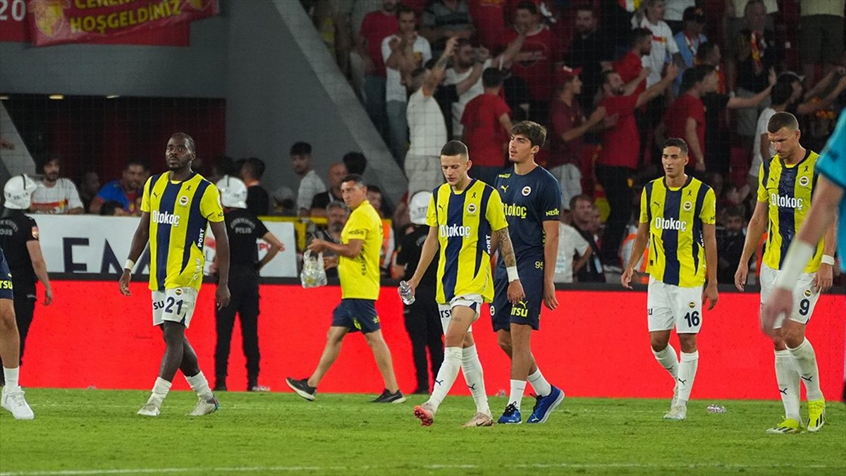 Fenerbahçe’nin Çaykur Rizespor maçı kamp kadrosu belli oldu