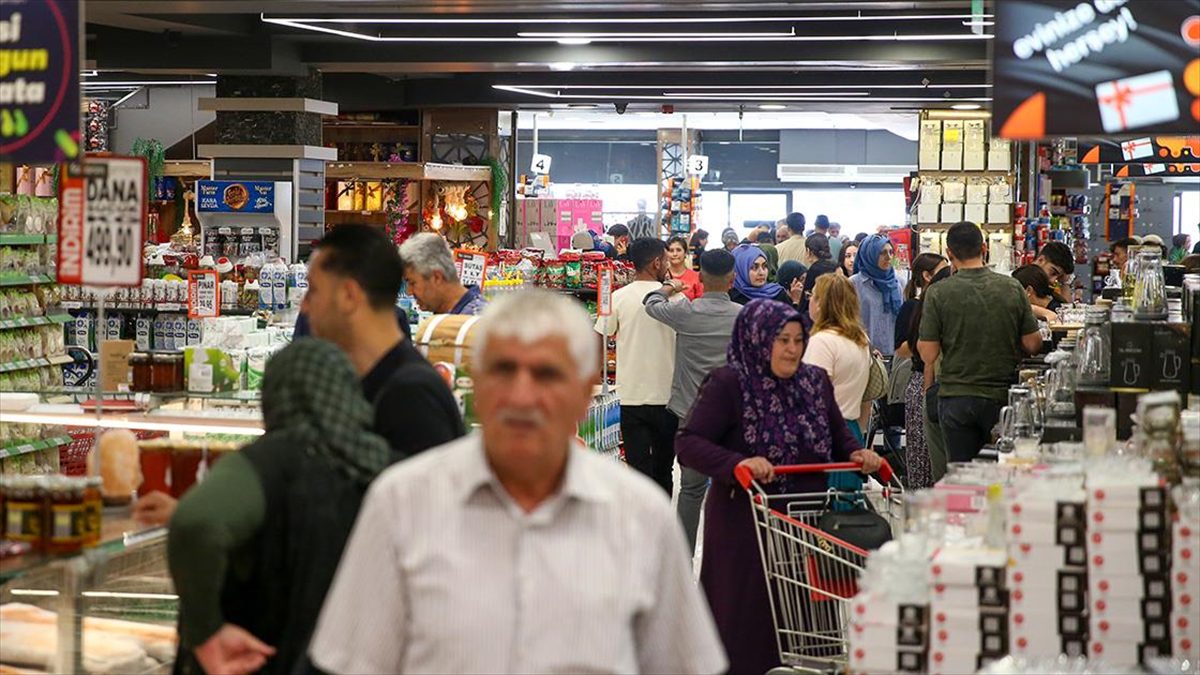 İskandinav toplumuyla bütünleşen Kululu gurbetçiler ata topraklarından da kopmuyor