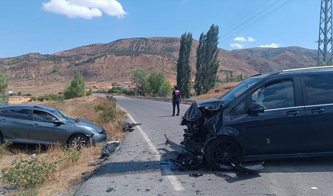 Kayseri'nin Özvatan ilçesinde otomobil