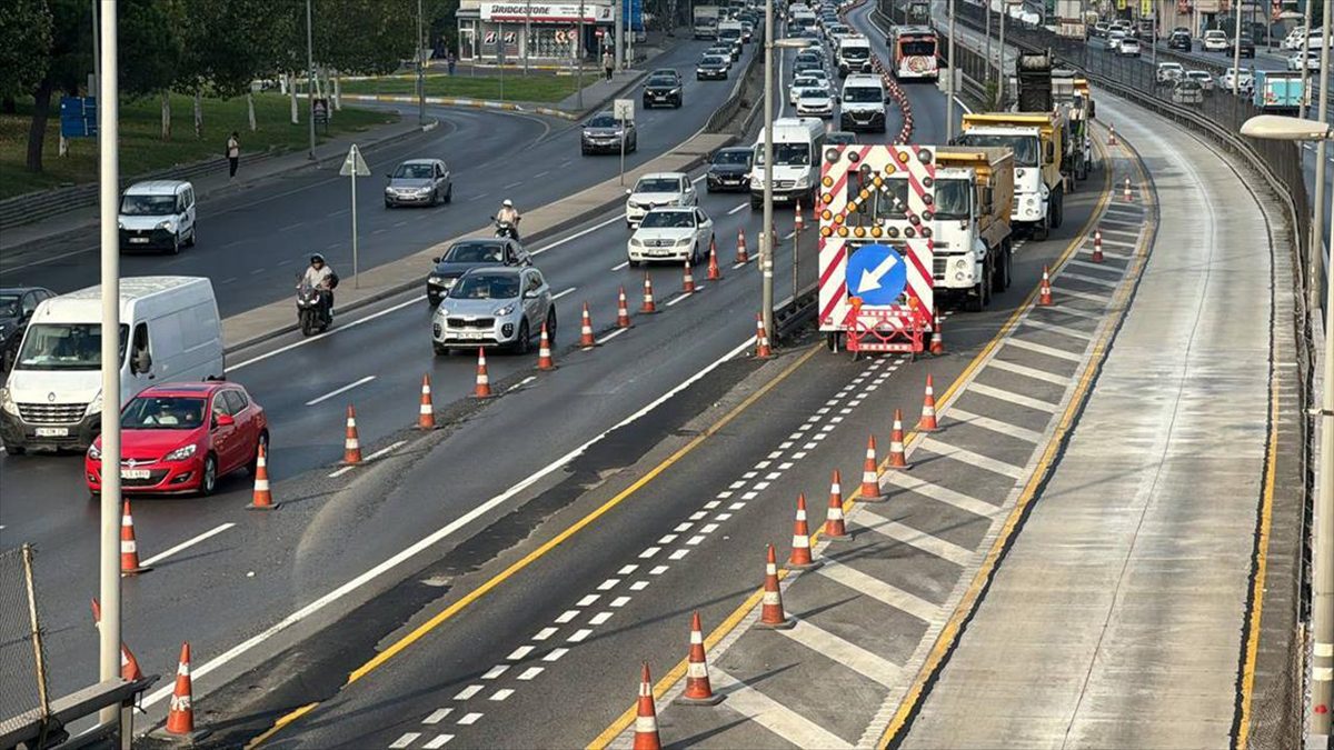 Metrobüs hattındaki “Beyaz Yol” çalışması nedeniyle bazı duraklar hizmet veremeyecek