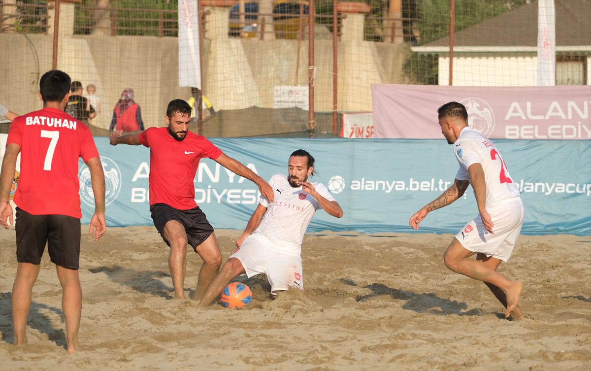 Plaj futbolu ligi Alanya etabı şampiyonu Cityline Alanya Belediyespor oldu