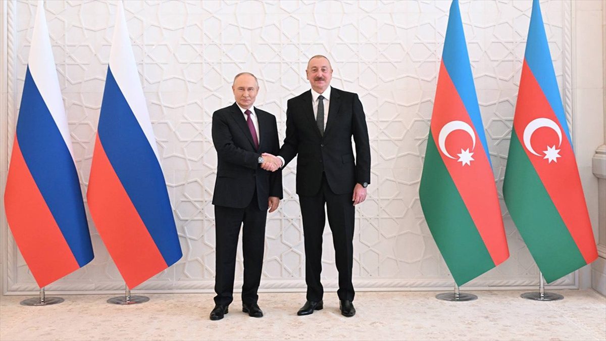 Putin ve Aliyev, Bakü’de görüştü