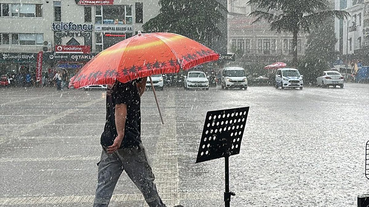 Samsun’da sağanak etkili oldu