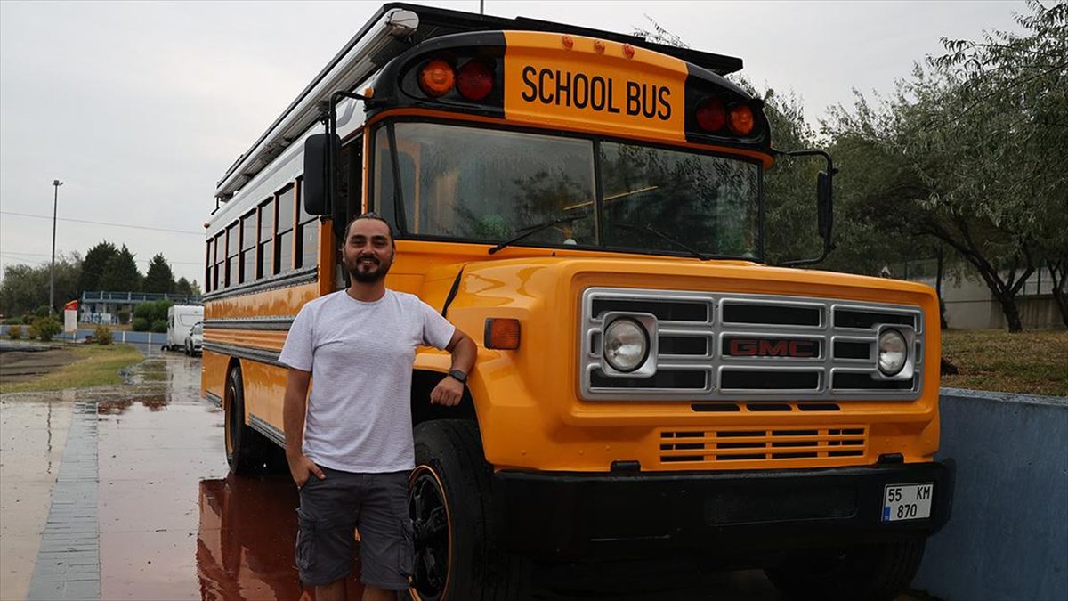 Türk gezgin “school bus” ile Türkiye-Nepal arasında 25 bin kilometre yol katetti