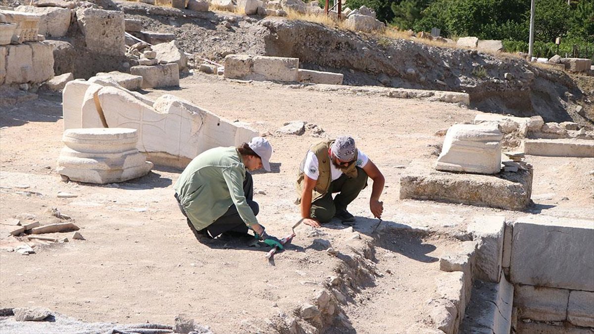 Tyana Antik Kenti’nde sekizgen planlı kilise gün yüzüne çıkarılıyor