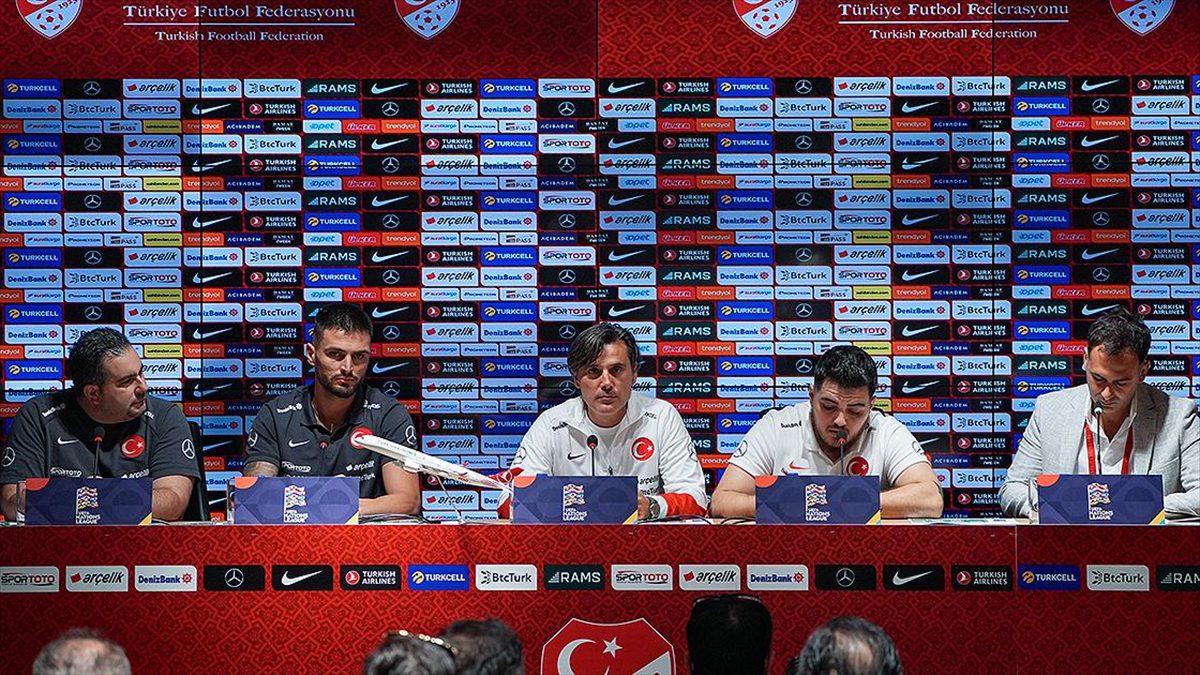 A Milli Futbol Takımı Teknik Direktörü Montella: Birlikteliği bozmamamız gerekiyor