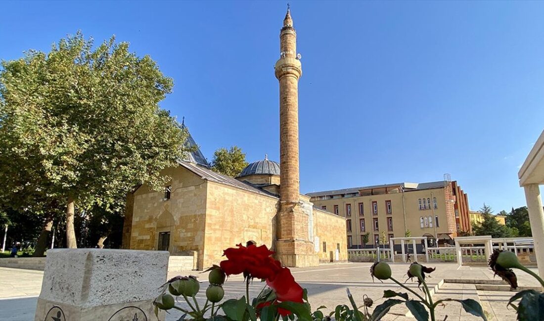 Yiğitliği, cömertliği, fedakarlığı ve