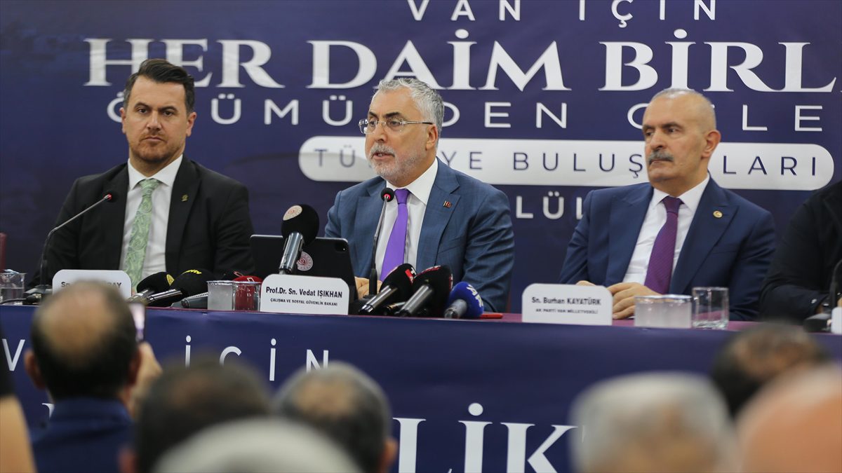 Çalışma ve Sosyal Güvenlik Bakanı Işıkhan: 16 belediyeye 25 milyon 700 bin lira idari para cezası adımını attık