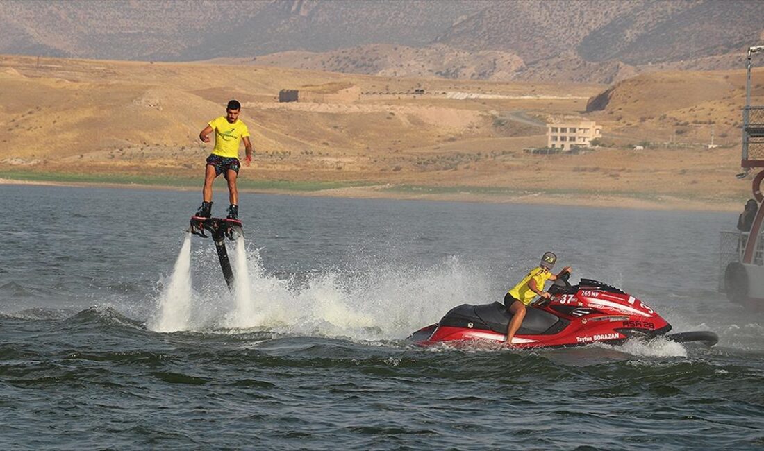 Festivalde flyboard ve jet